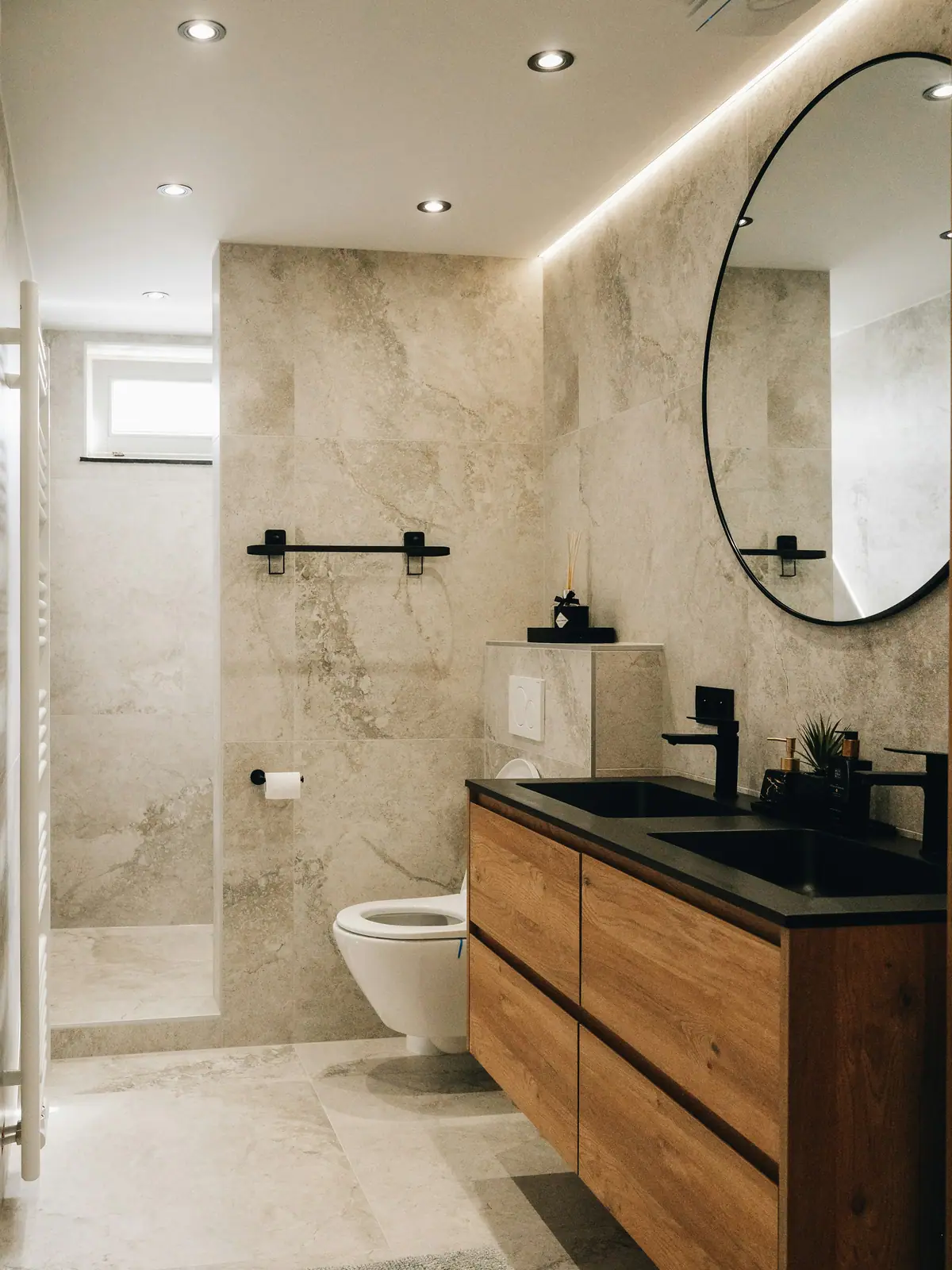 Bathroom with travertine tile
